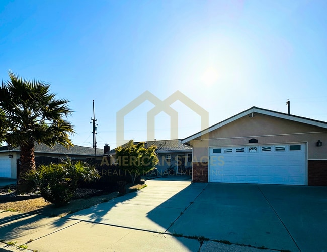 Building Photo - 300 S 2nd St