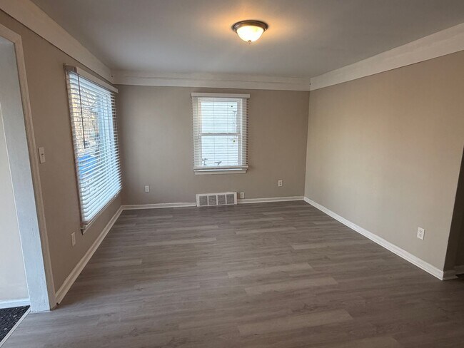 Foto del edificio - Newly remodeled Detroit home now available!