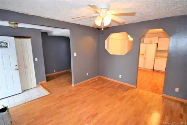 Building Photo - 11 Alder St