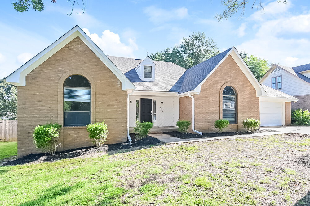 Primary Photo - 822 White Pine Dr
