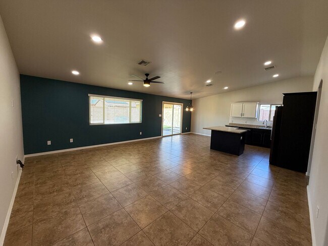 Building Photo - Beautiful Solar Home in Scottsdale East Su...
