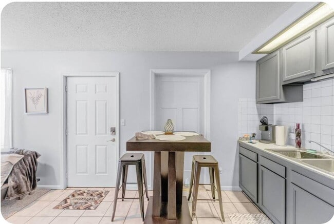 Building Photo - Furnished 1-Bedroom Apartment with Private Entrance and Free Laundry
