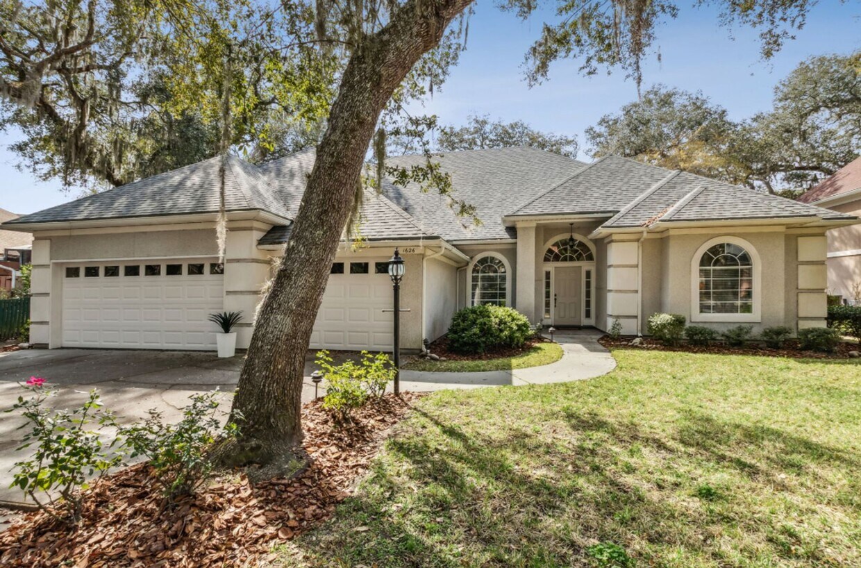 Primary Photo - Luxury Living at Golfside South @ Summer B...