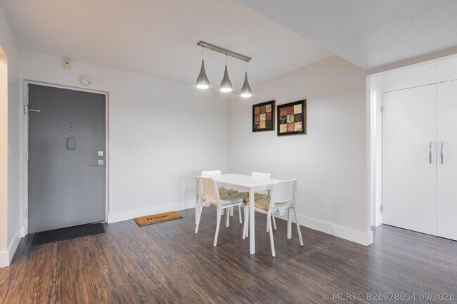 Foto del edificio - 7000 NW 17th St