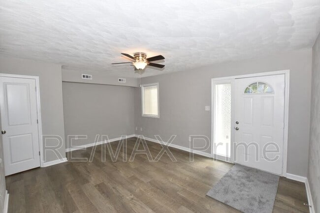 Building Photo - 1324 W 38th St