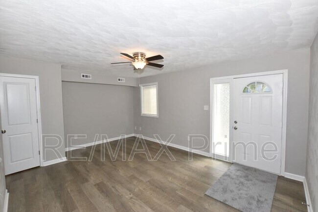 Foto del edificio - 1324 W 38th St