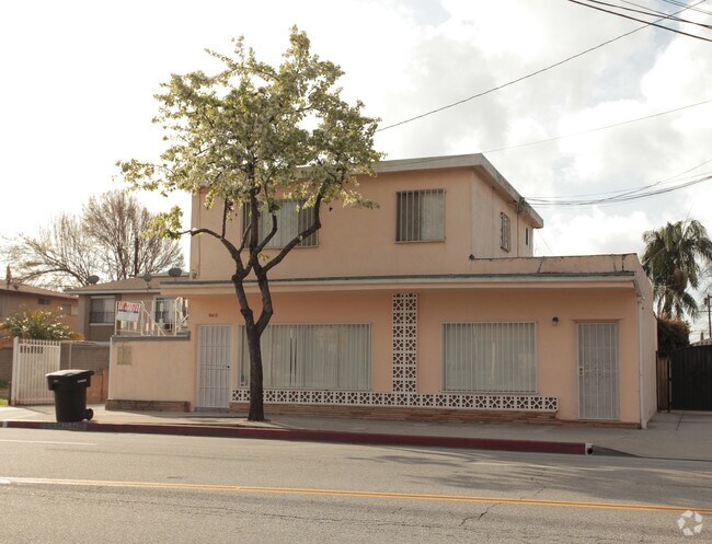 Building Photo - 9412-9414 Flower St