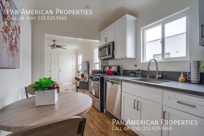 Building Photo - 6625 1/2 Crenshaw Blvd.-