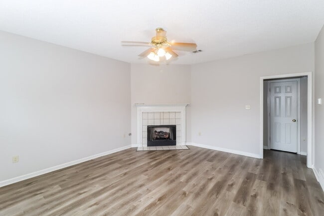 Building Photo - 784 Breeze Way