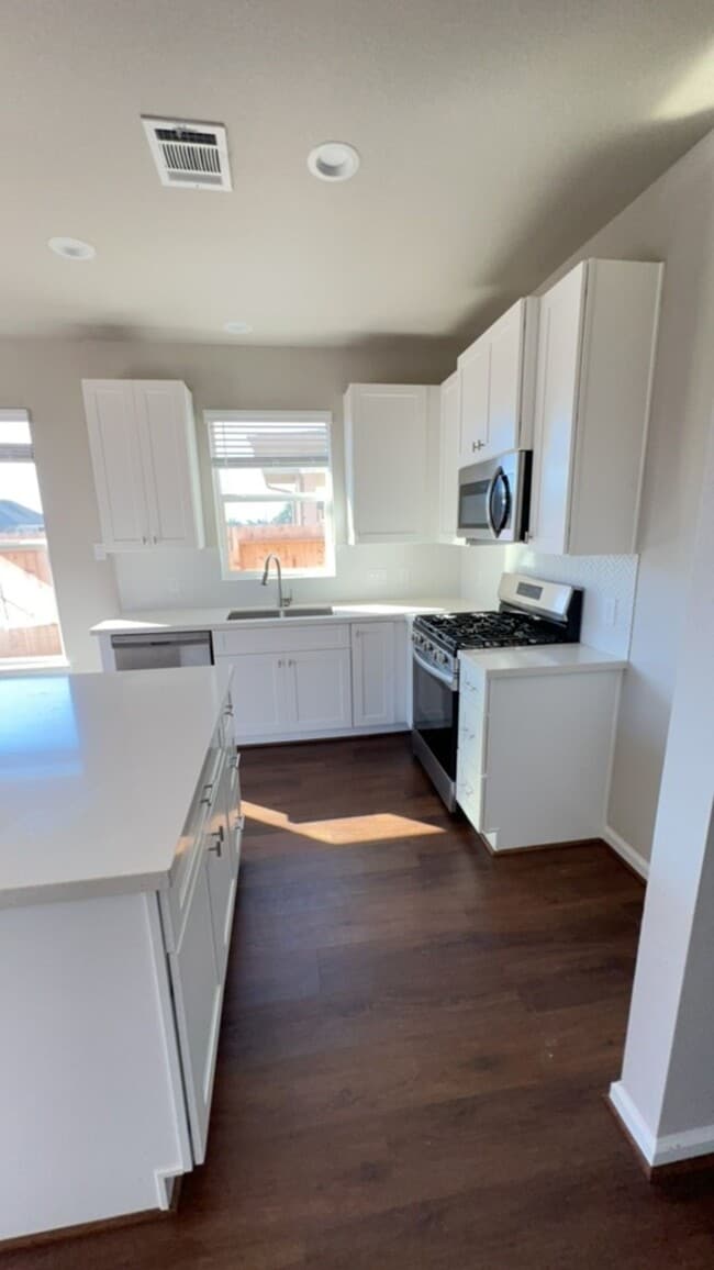 Building Photo - 1033 Tillman Ln