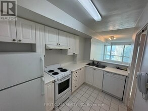 Building Photo - 18 Lee Centre Dr