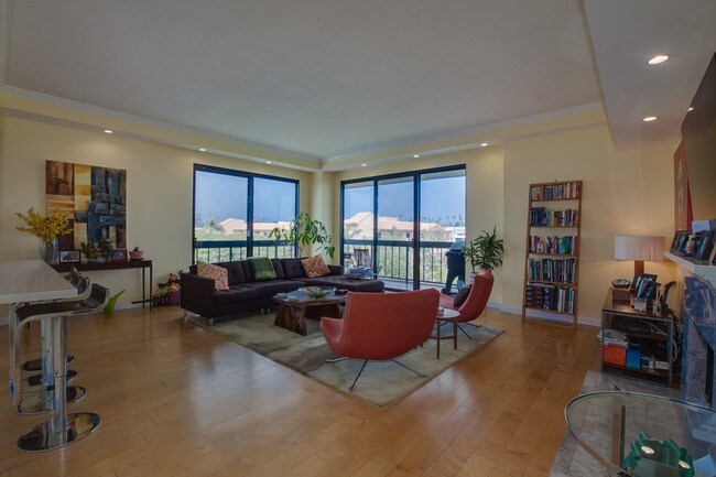 Building Photo - 124 Idaho Ave