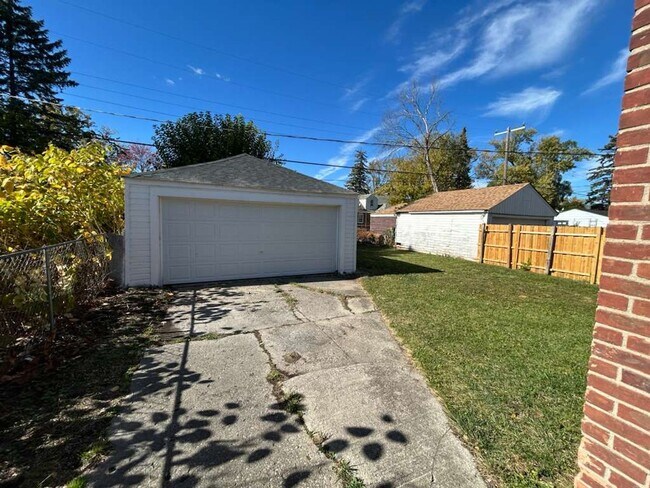 Foto del edificio - Fully Renovated 3 Bedroom Bungalow