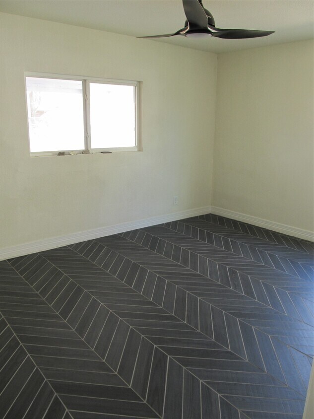 Building Photo - 1213 Trimm Ave