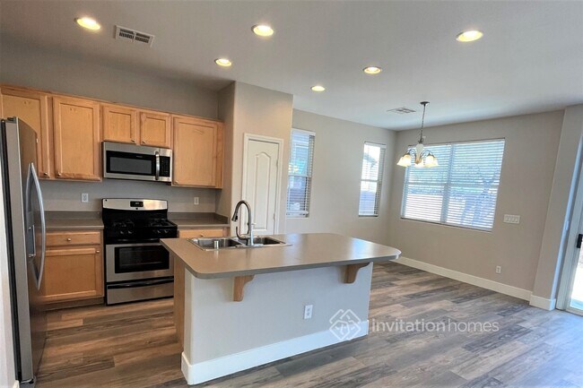 Building Photo - 9278 Pembrook Falls Ave