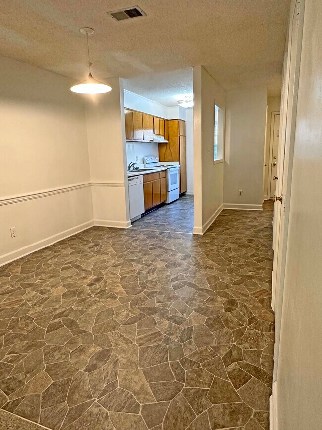 Foto del edificio - 2500 Avent Ferry Rd