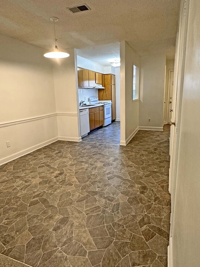 Building Photo - 2500 Avent Ferry Rd