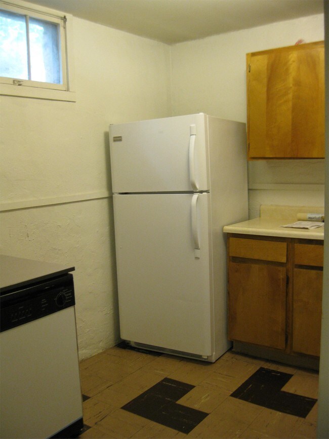 Building Photo - 1433 Legore Ln