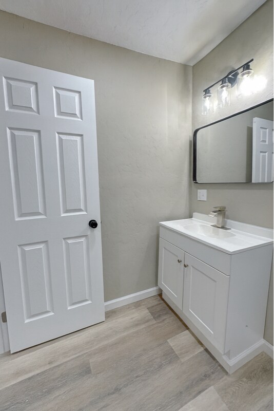 Building Photo - 120 W Blacklidge Dr