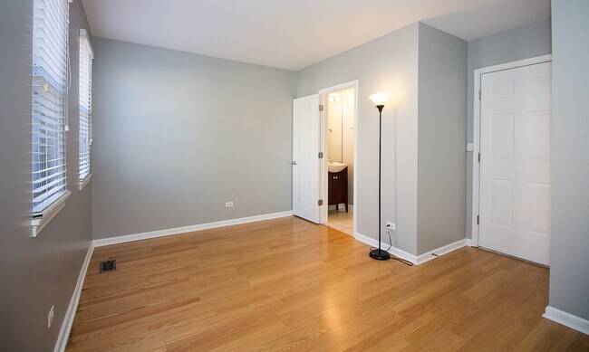 Foto del edificio - 719 W Evergreen Ave