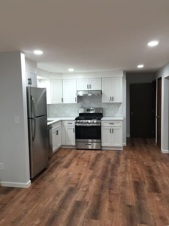 Building Photo - 23 Thurston Rd