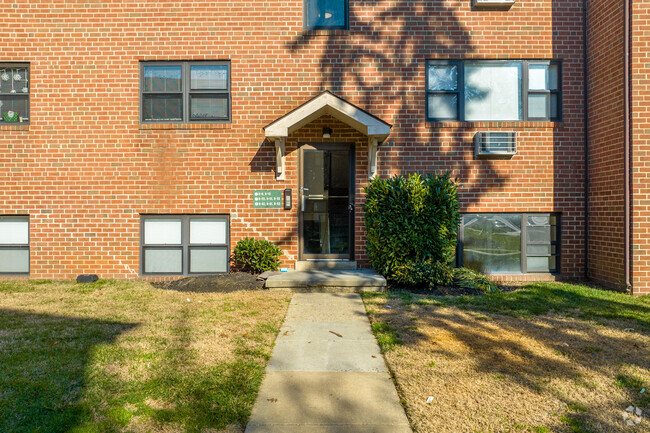 Building Photo - Springfield Green Apartments