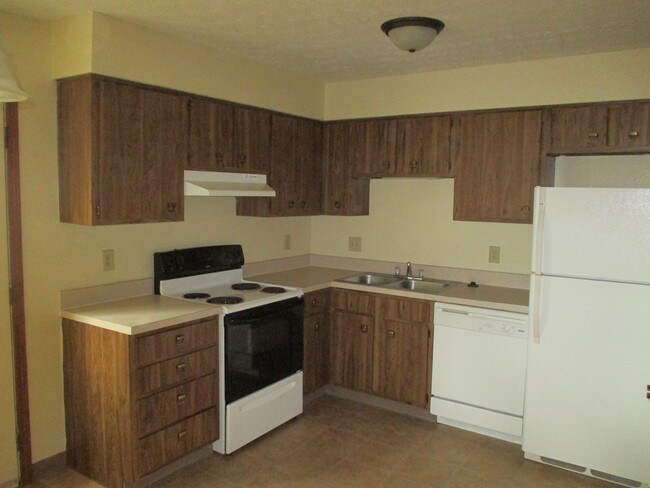 Kitchen - 7312 Chaparral Rd