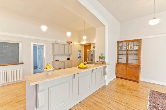 Cocina desde la sala de estar - 6418 Habgood Rd