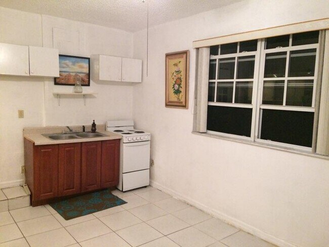 Foto del edificio - 19541 NW 7th Ct