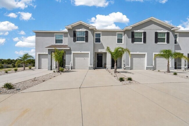 Building Photo - 33046 Major Oak Dr