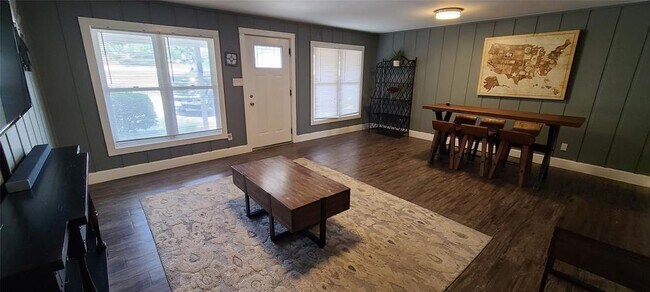 Building Photo - 5251 US-290