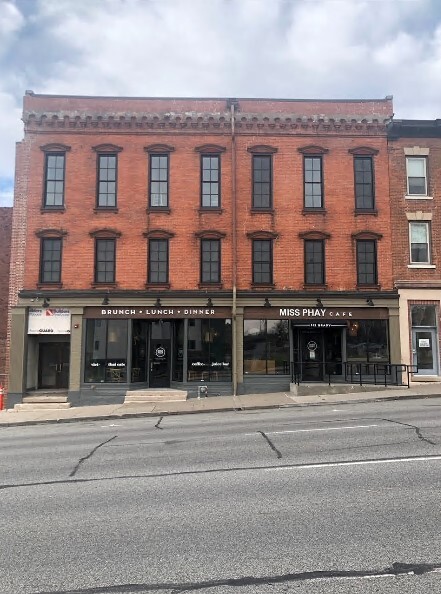 Building Photo - 508 Brady St