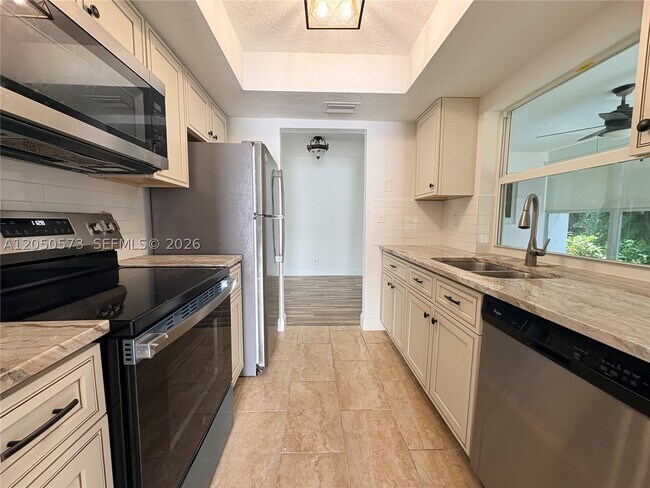 Foto del edificio - 140 NW 27th St