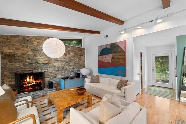 Foto del edificio - 2402 Rockingham Cir