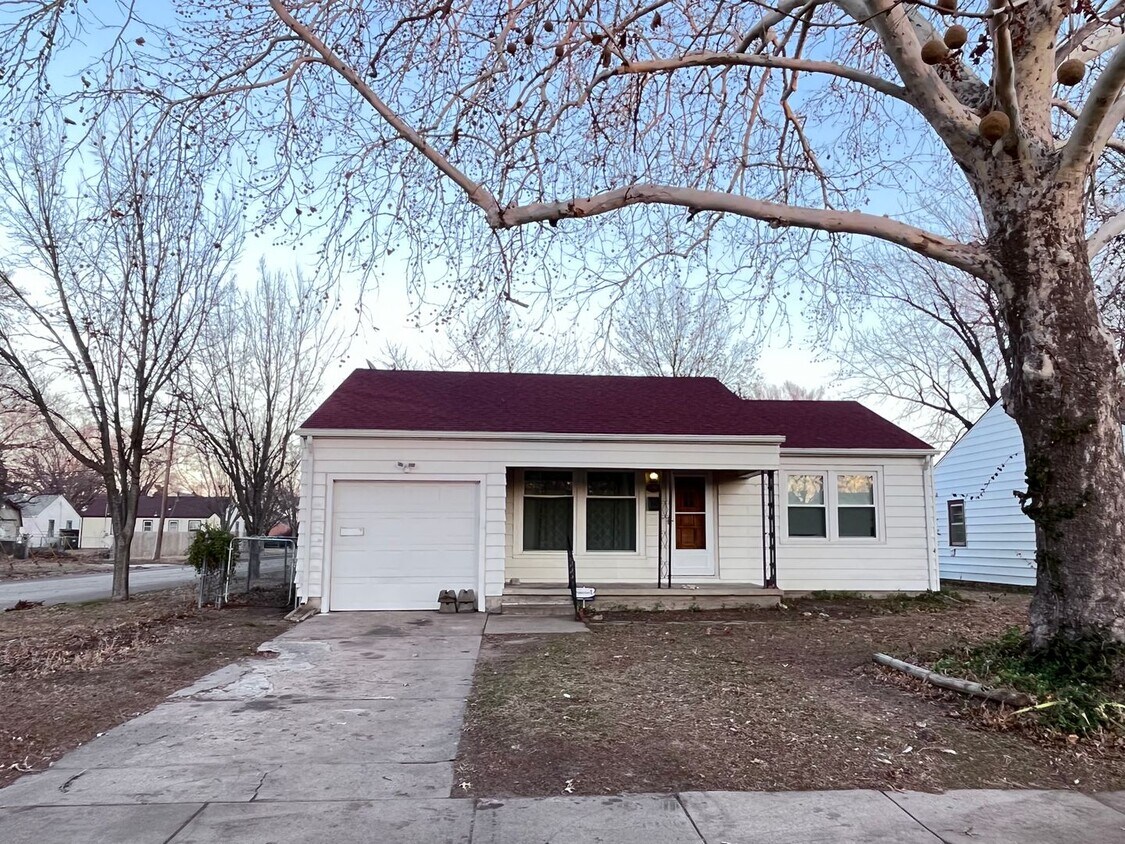 Foto principal - Across the street form Chisholm elem. Scho...