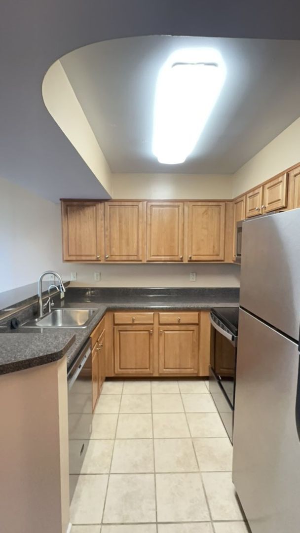 Foto del edificio - Great 3rd floor unit at LAUREL STATION for $2800/month Rent includes two assigned parking spaces!