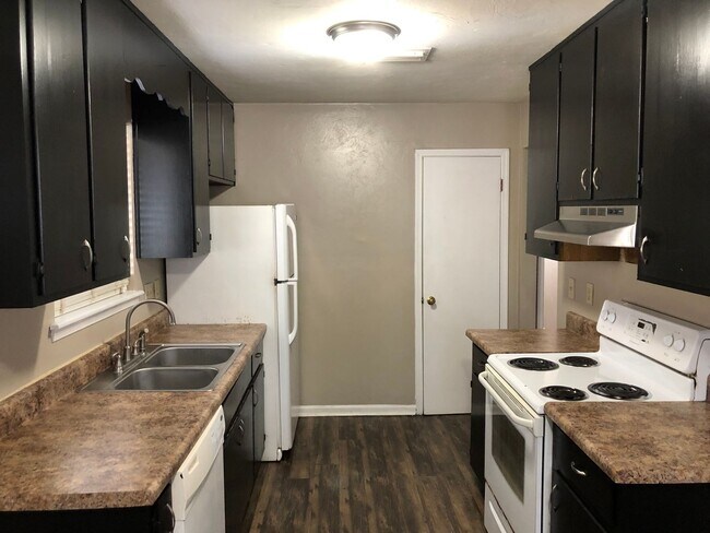 Building Photo - NP- Pointe Ct. 732