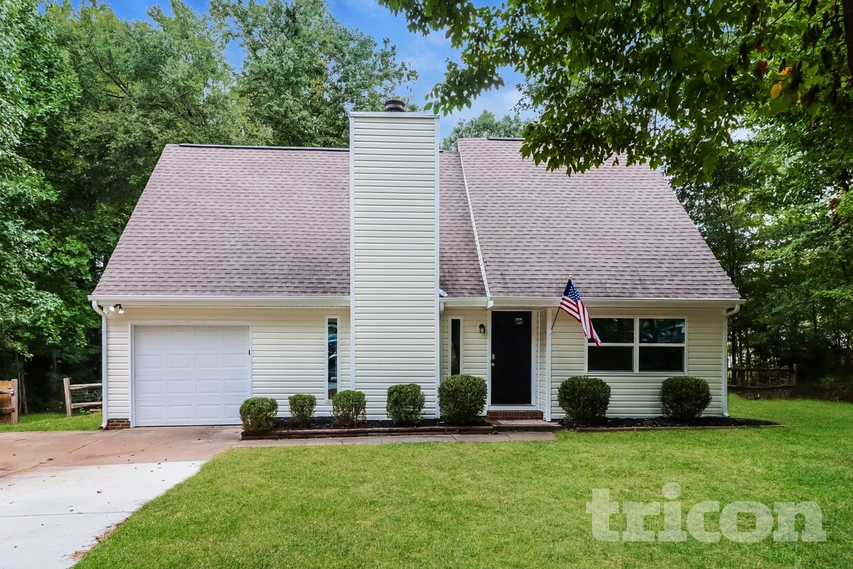 Primary Photo - 6000 Whitewater Dr