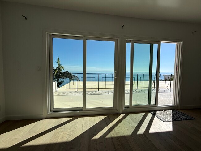 Foto del edificio - 18139 Coastline Dr