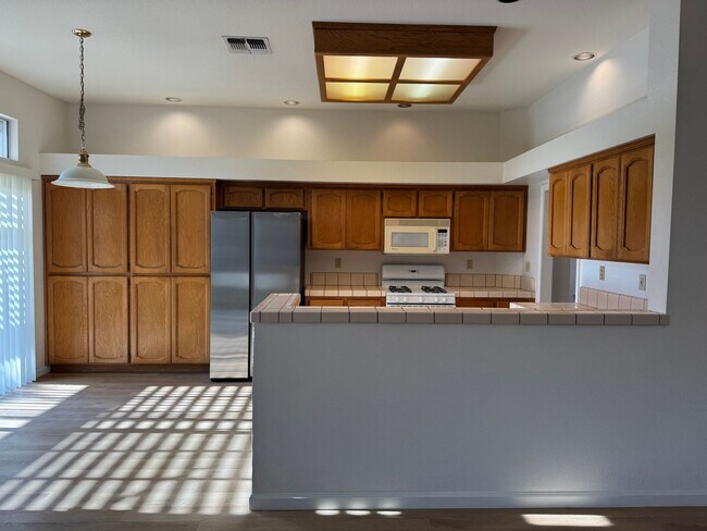 Foto del edificio - 1422 Lorimer Way