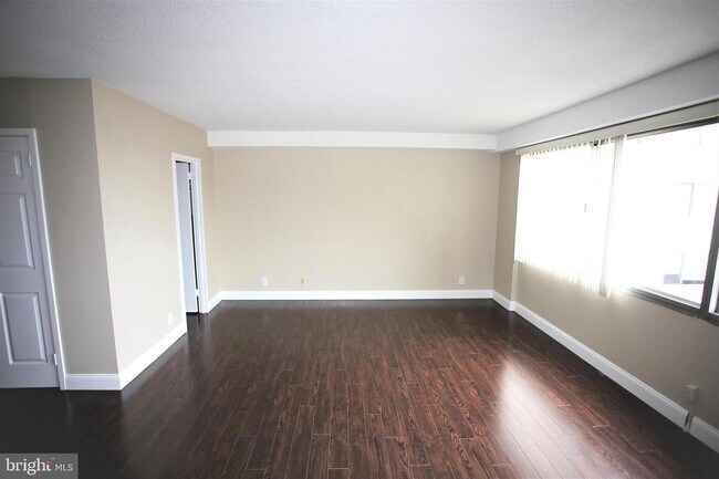 Building Photo - 5500 Friendship Blvd