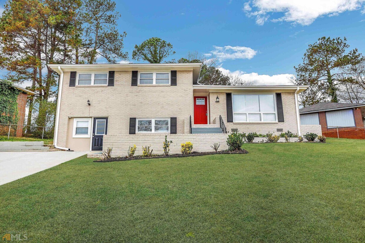 2943 Lynda Pl, Decatur, GA 30032 House for Rent in Decatur, GA