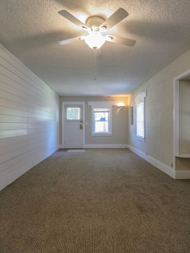 Foto del edificio - 2 Bedroom Cottage with in walking distance...