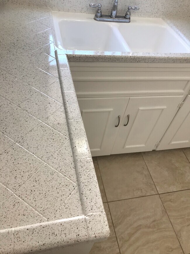 Kitchen - 1114 N Sweetzer Ave