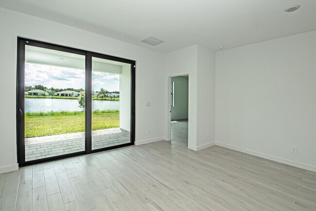 Foto del edificio - 5929 SE Sky Blue Cir