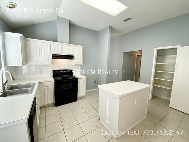 Building Photo - 5309 Rio Altos Dr