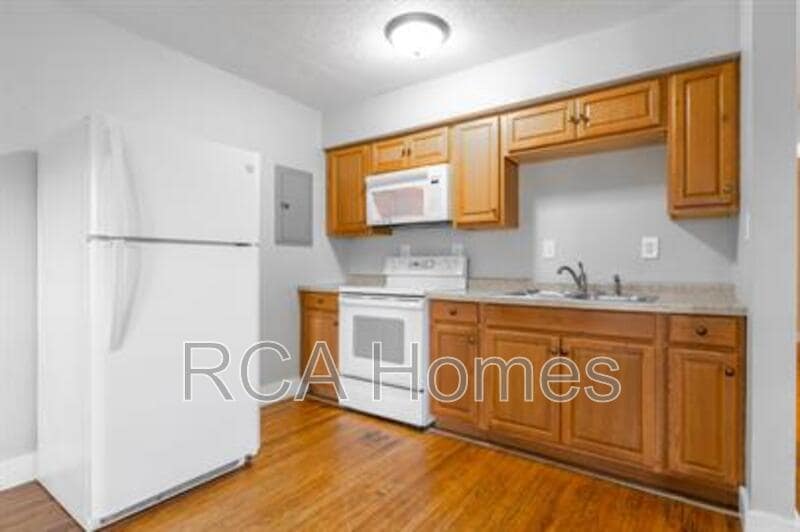 Primary Photo - 1157 Villa Ave