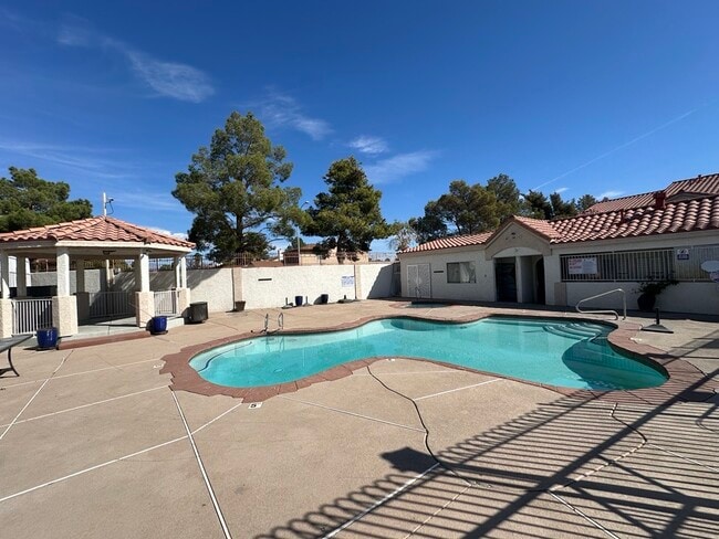 Building Photo - 6928 Oyster Shell Dr