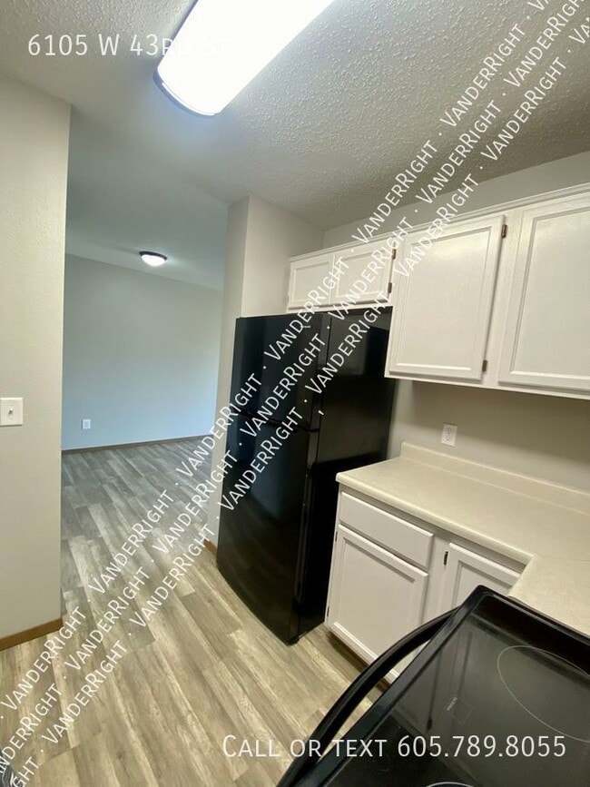 Foto del edificio - 3 Bedroom 2 Bathroom West Side Home!