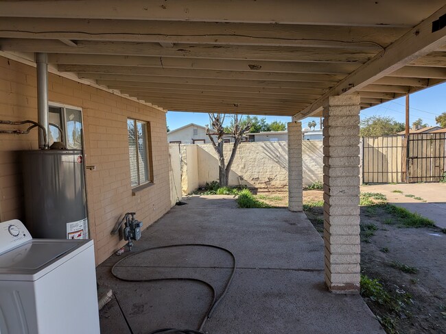 Foto del edificio - 3652 W Vernon Ave